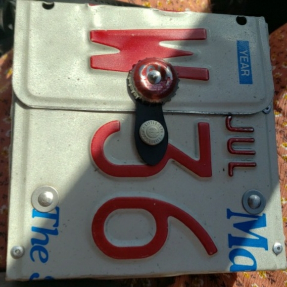 Little Earth License Plate Massachusetts "Spirit of America" Crossbody Purse - Picture 2 of 8